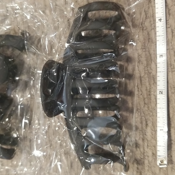 Hair Clips - Picture 4 of 4